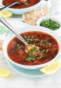 Chorba-frik-traditionnelle-recette-soupe-algerienne_7_680